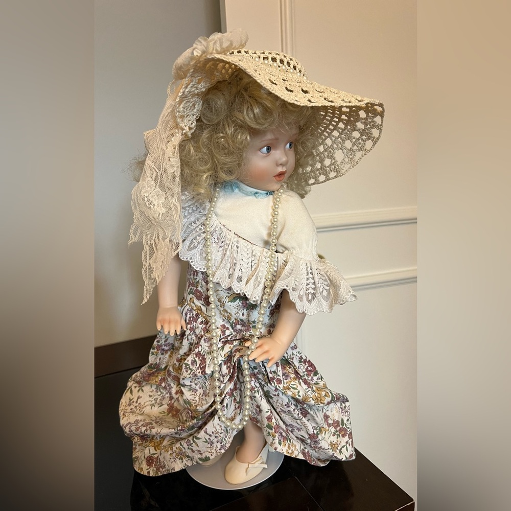Vintage Hamilton Collection “Ashley” doll by Helen Kish No 3258
